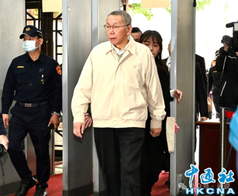 柯文哲逆風批蔣萬安營養午餐政策raits藍白合關係生變？