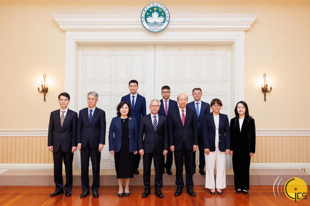 行政長官岑浩輝與外交部副部長華春瑩一行合影